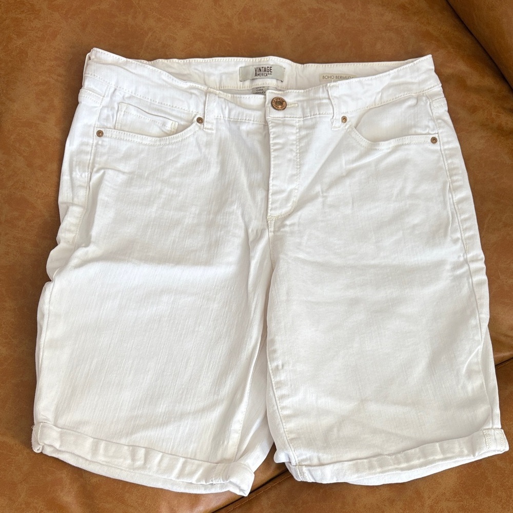 Vintage America White Women's Boho Bermuda Shorts - Size 10/30